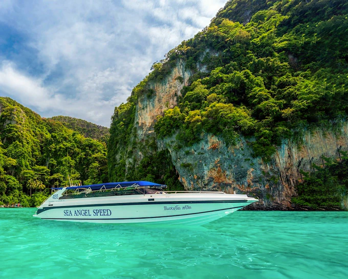 By Speedboat: PhiPhi, Khai Island, Pi Leh Lagoon & Viking Cave Tour with Park Fees