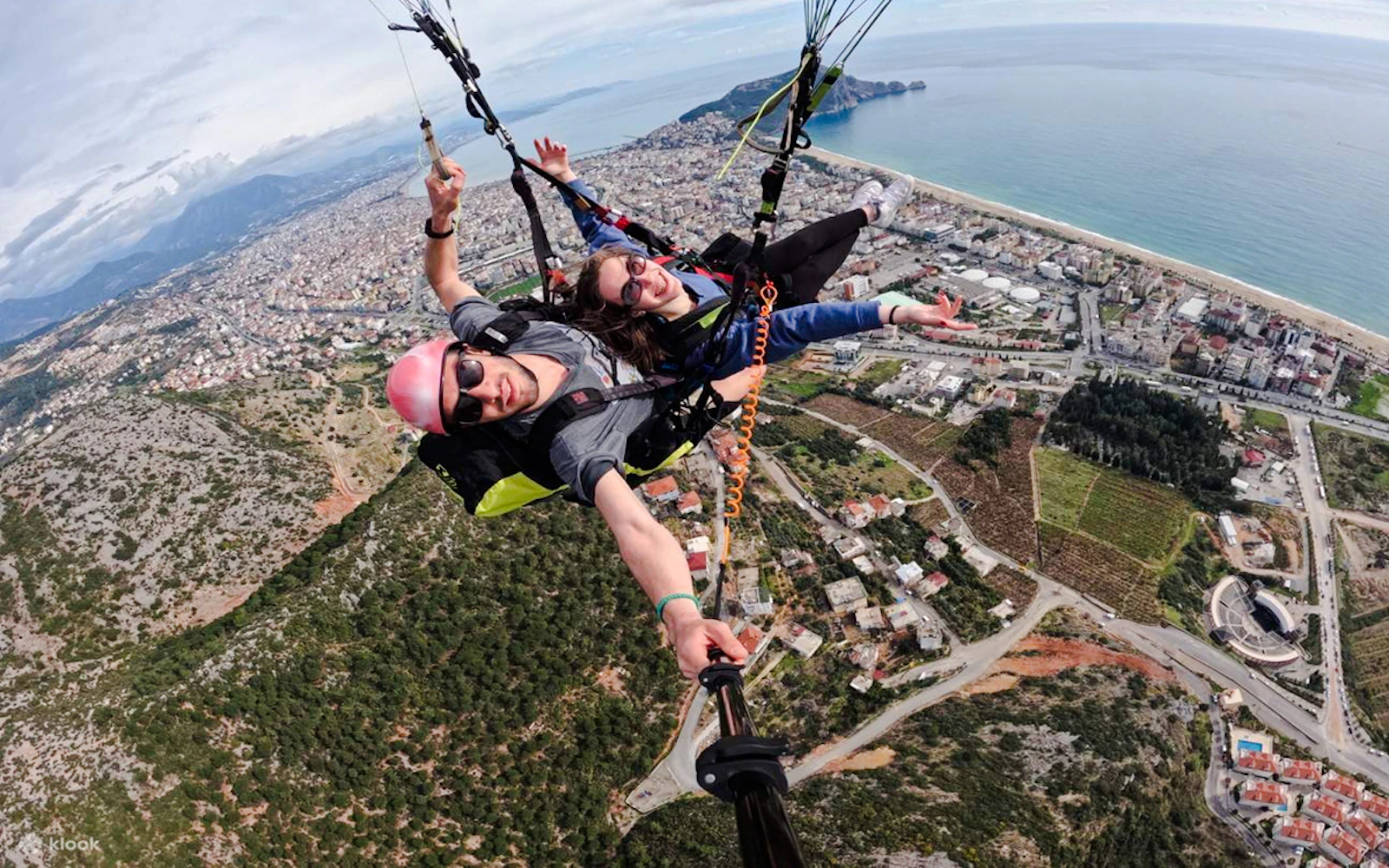 From Antalya: Alanya Paragliding Experience with Cleopatra Beach Landing Image 3