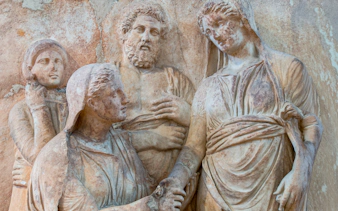 Grieving family depicted on Keramikos burial stele, National Archaeological Museum.
