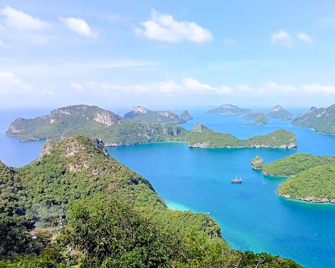From Ko Samui: Ang Thong National Marine Park Speedboat Tour with Kayaking