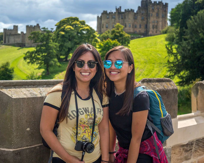 From Edinburgh: ‘Hogwarts’ Alnwick Castle & Northumbria Day Trip