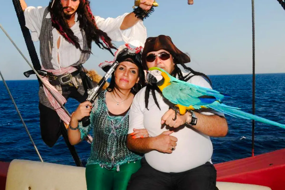 Antalya: Lara Pirate Boat Cruise with Lunch, Unlimited Soft Drinks and Hotel Transfers