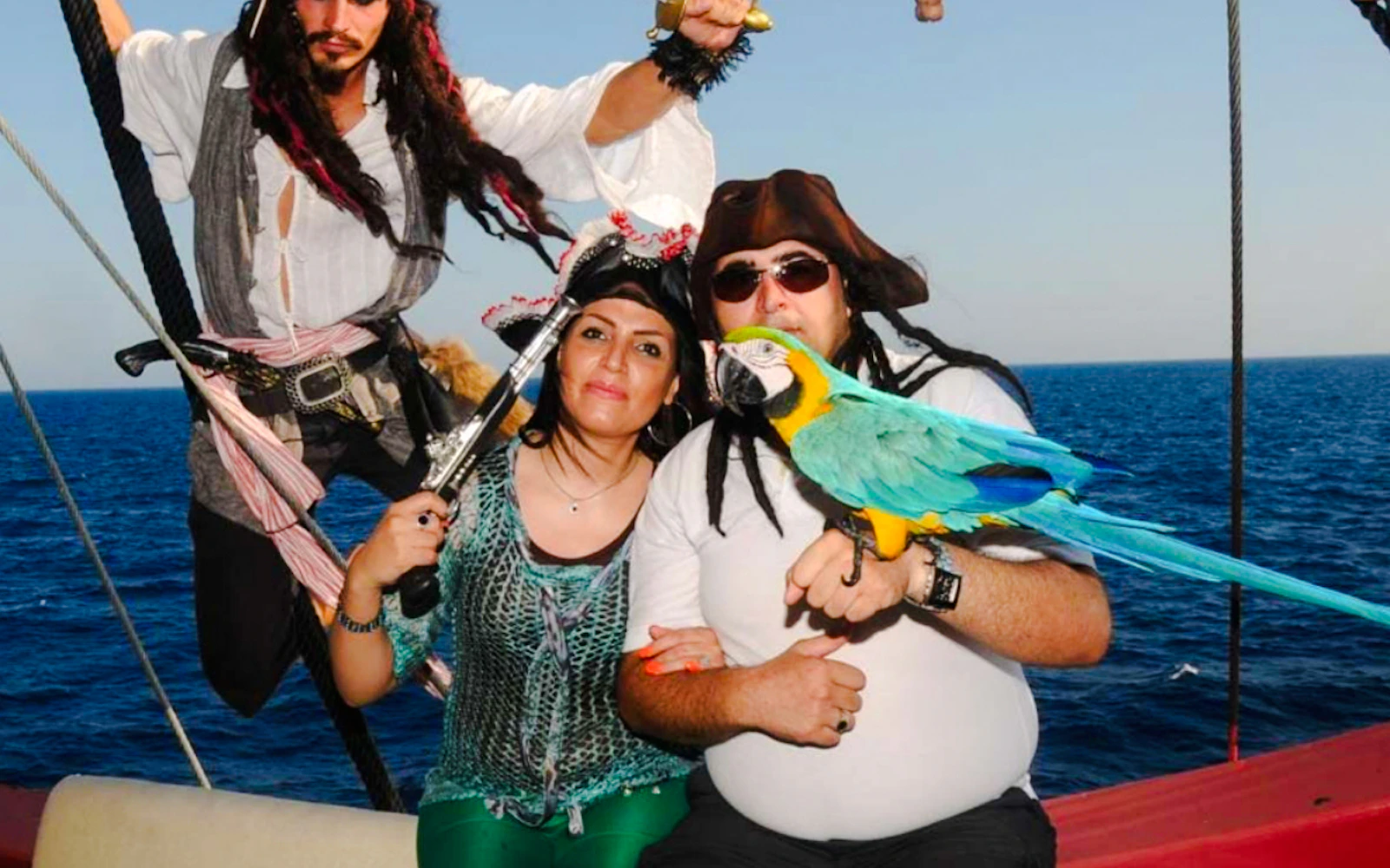 Antalya: Lara Pirate Boat Cruise with Lunch, Unlimited Soft Drinks and Hotel Transfers