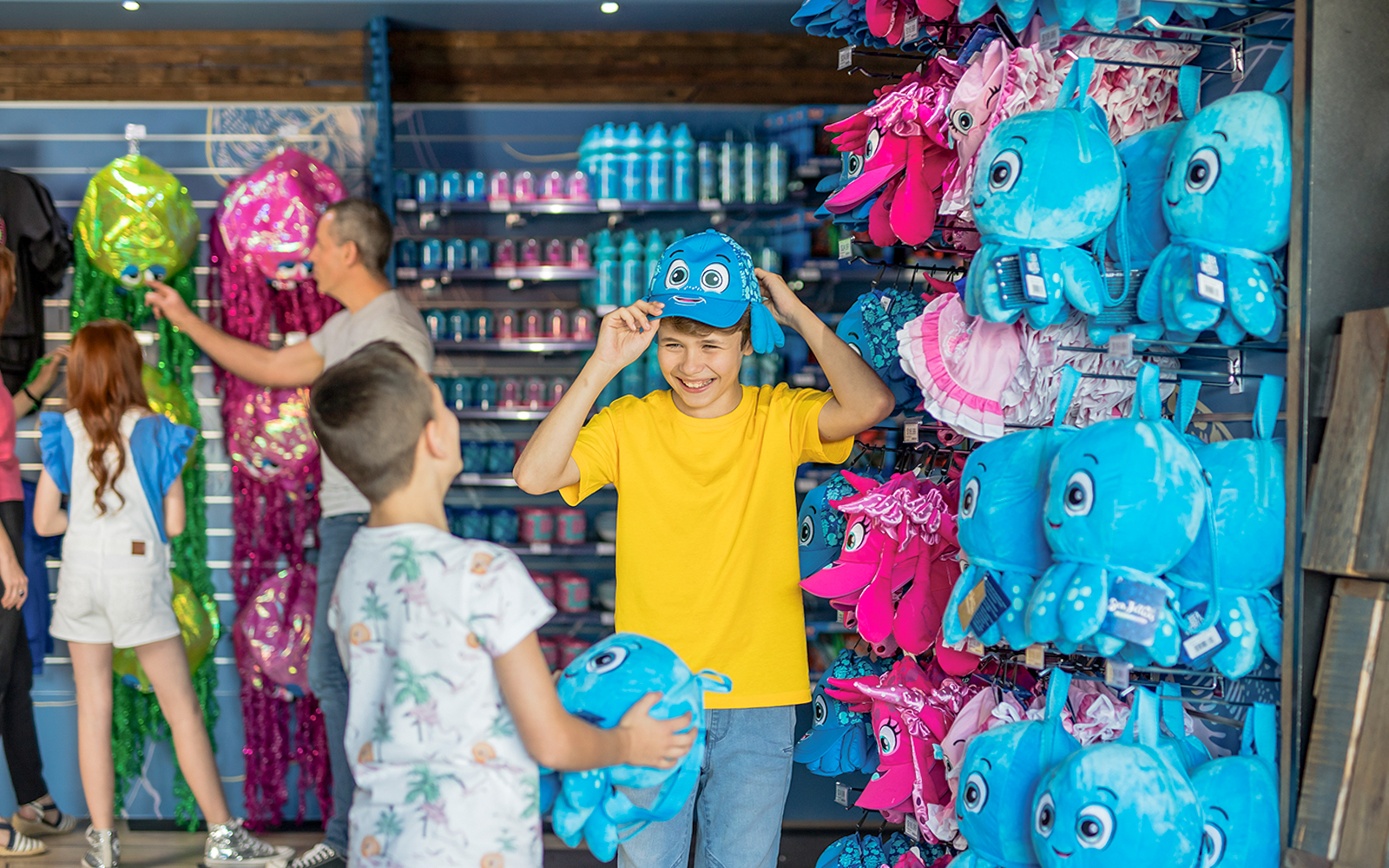Kids looking at souvenirs at Sea World, Gold Coast