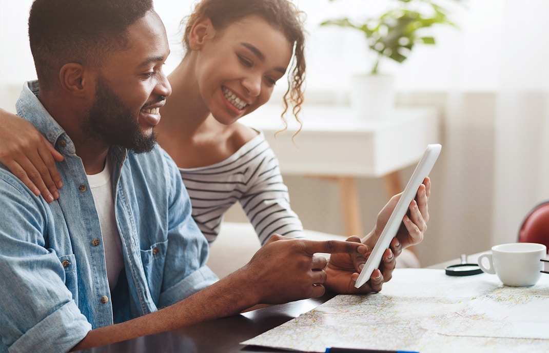 Couple booking guided tour