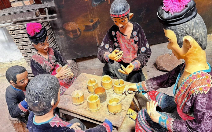 From Chiang Mai: Doi Suthep, Wat Pha Lad & Meo Hill Tribe Village Tour