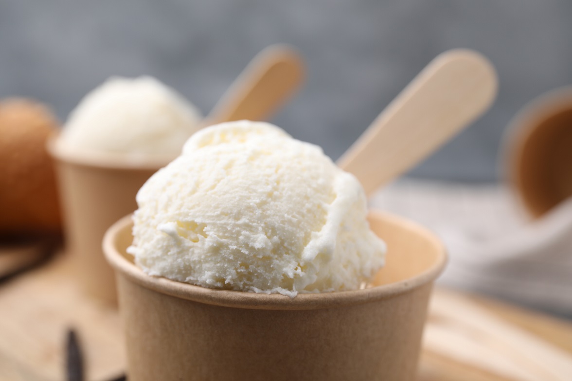 Sanduíches de porcetta, mussarela, gelato