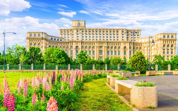 Bucharest: Private Palace of Parliament & Ceaușescu Mansion Guided Tour