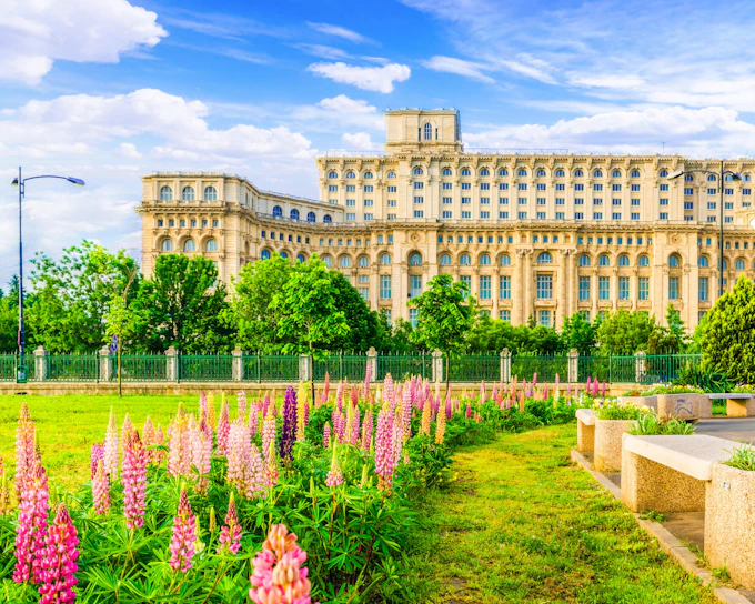 Bucharest: Private Palace of Parliament & Ceaușescu Mansion Guided Tour