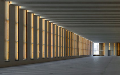 Боковой вход