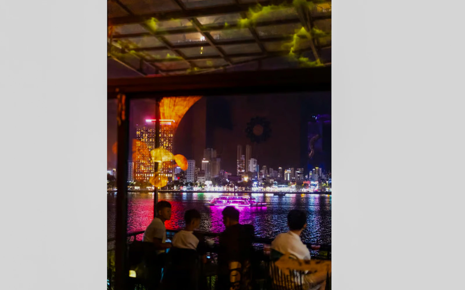 Da Nang Night Walking Tour with Hidden Bars and Night Market (Product 56093)