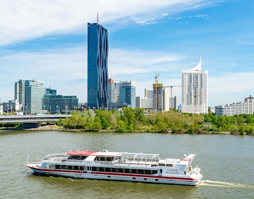 Danube sightseeing cruises