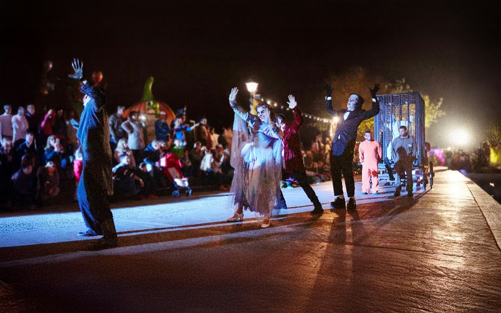 Themed show like the Halloween Parade at port Aventura