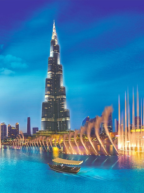 Burj Khalifa and Dubai Fountain show at night, Dubai, UAE.
