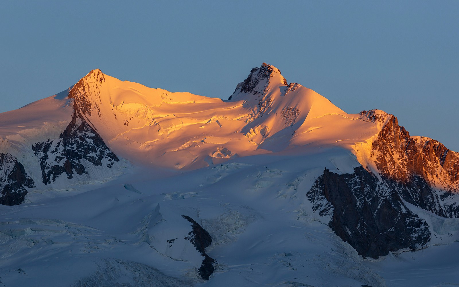 Dufourspitze and Dom