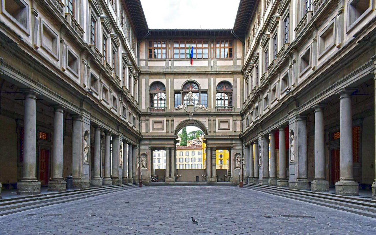 tour privado en la galería uffizi-5