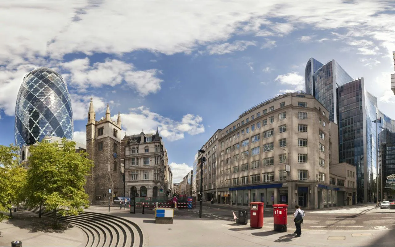 Modern and historic architecture in Liverpool city center, featuring iconic buildings.