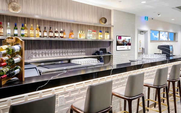 Toronto Pearson International Airport: Plaza Premium Lounge at Terminal 1 (USA Departures)