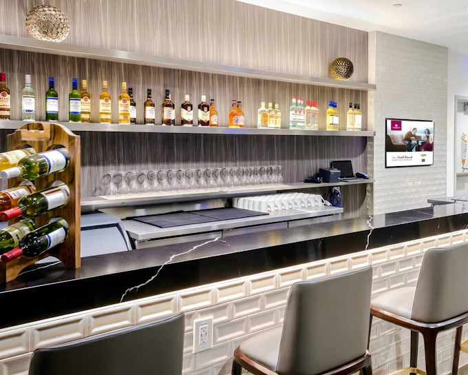 Toronto Pearson International Airport: Plaza Premium Lounge at Terminal 1 (USA Departures)