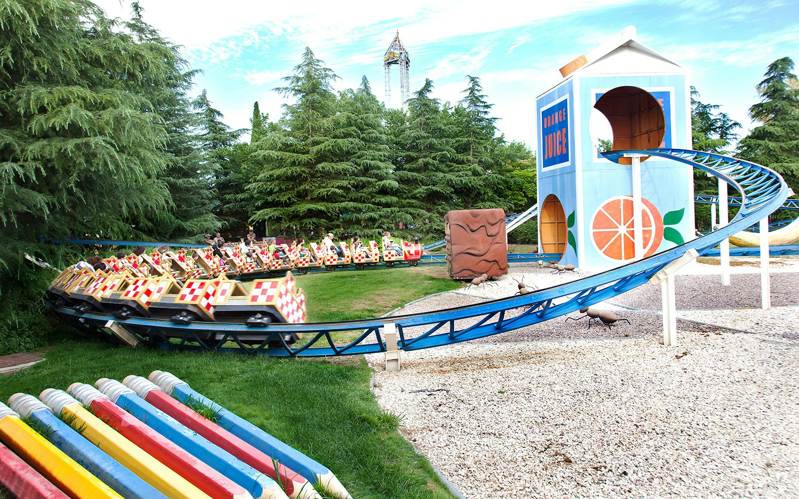 Tom and Jerry picnic scene at Parque Warner Madrid, Spain.