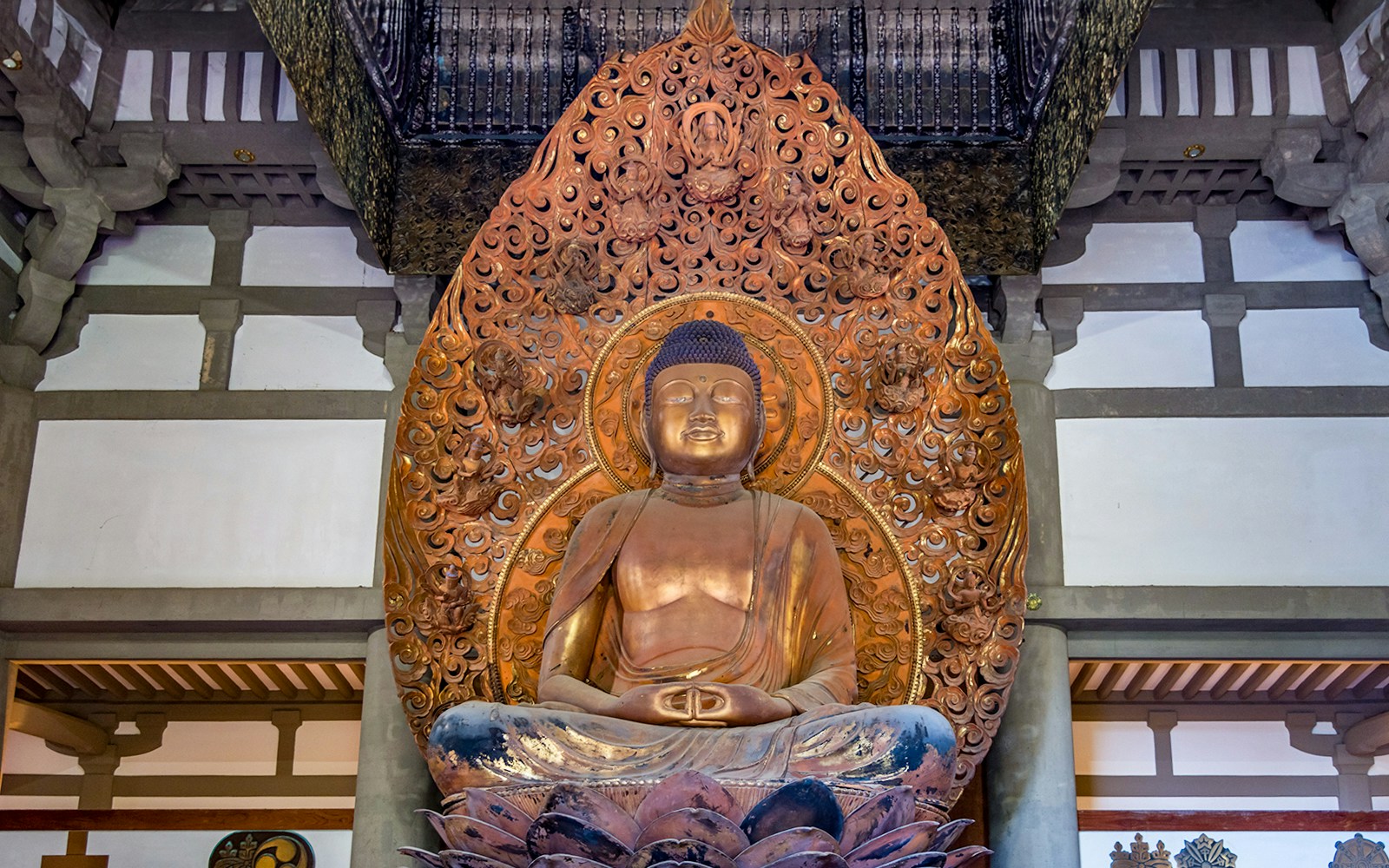 Statue of Buddha at the Byodo-In Temple on Oahu, Hawaii