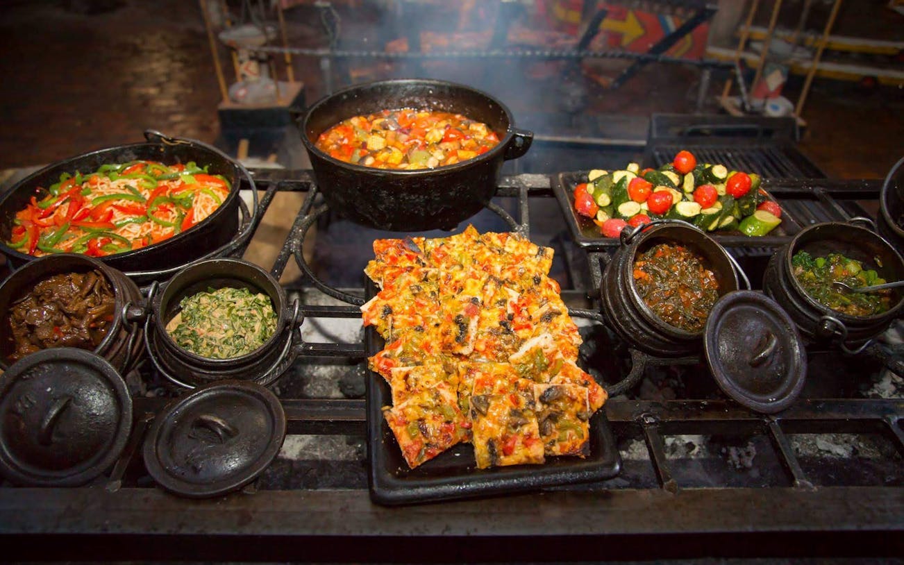 african buffet dinner and drum show at the boma in gusu forest with transfers-5