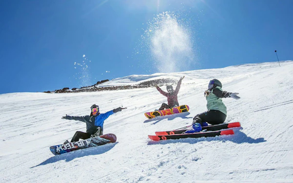 El Colorado Ski: Ticket, Lessons, Transport, Add-on Clothing