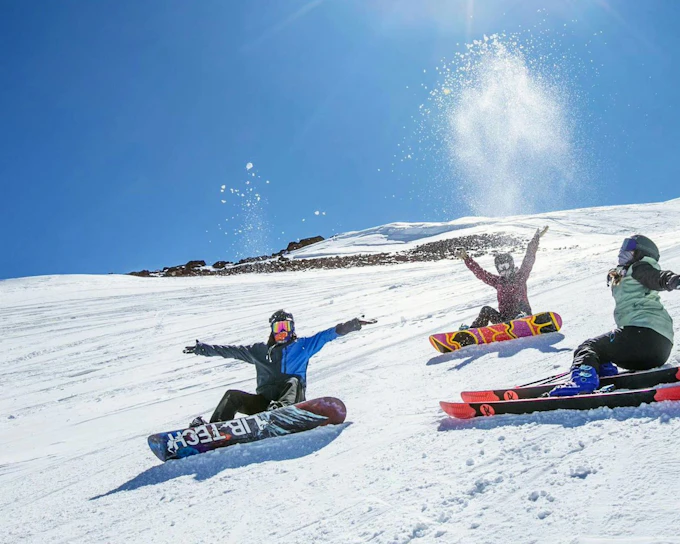 El Colorado Ski: Ticket, Lessons, Transport, Add-on Clothing