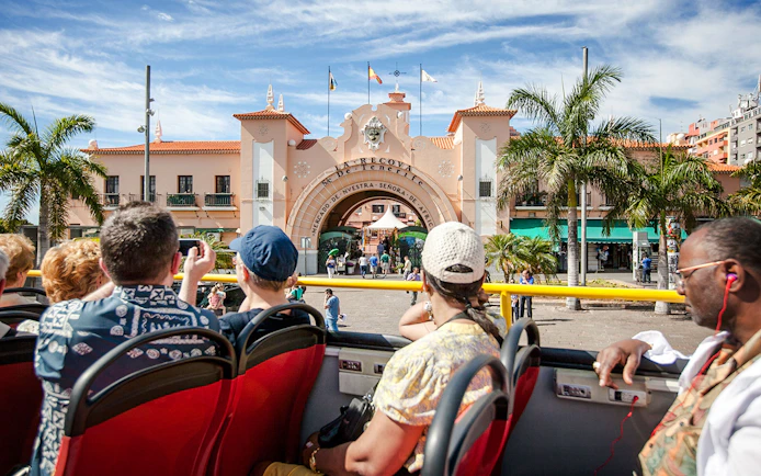 Tourists on Santa Cruz HOHO bus in front of La Recova, Santa Cruz de Tenerife.