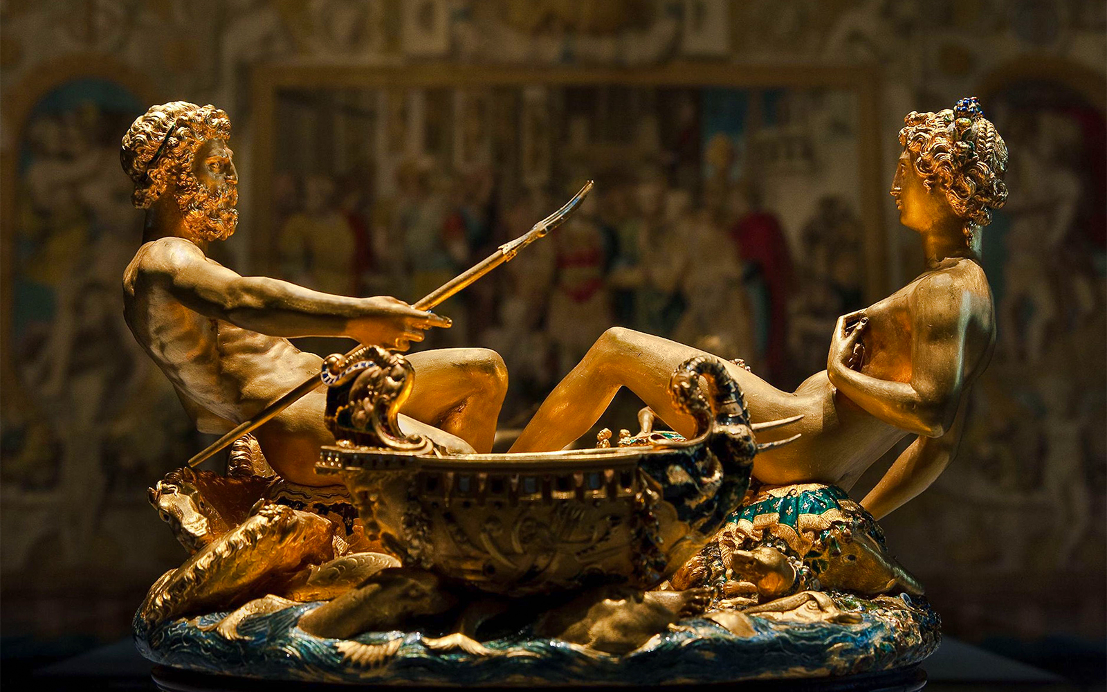 Kunsthistorisches Museum, The Saliera by Benvenuto Cellini, gold sculpture detail.