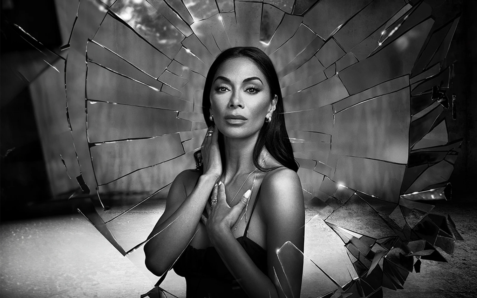 Nicole Scherzinger si esibisce nel musical “Sunset Boulevard”.
