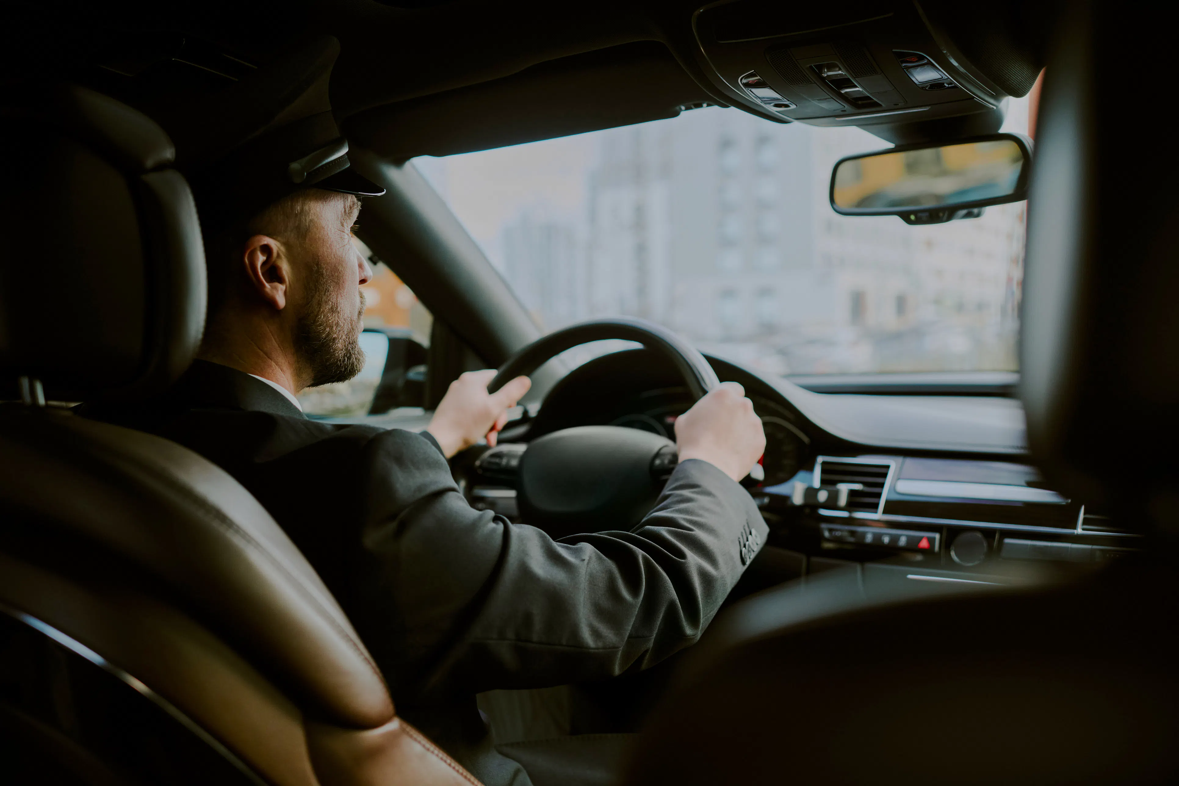 Dubai: Full-Day Private Car and Driver Hire