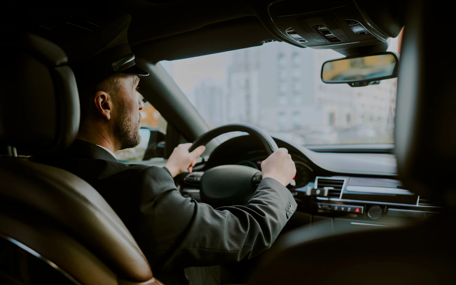 Dubai: Full-Day Private Car and Driver Hire