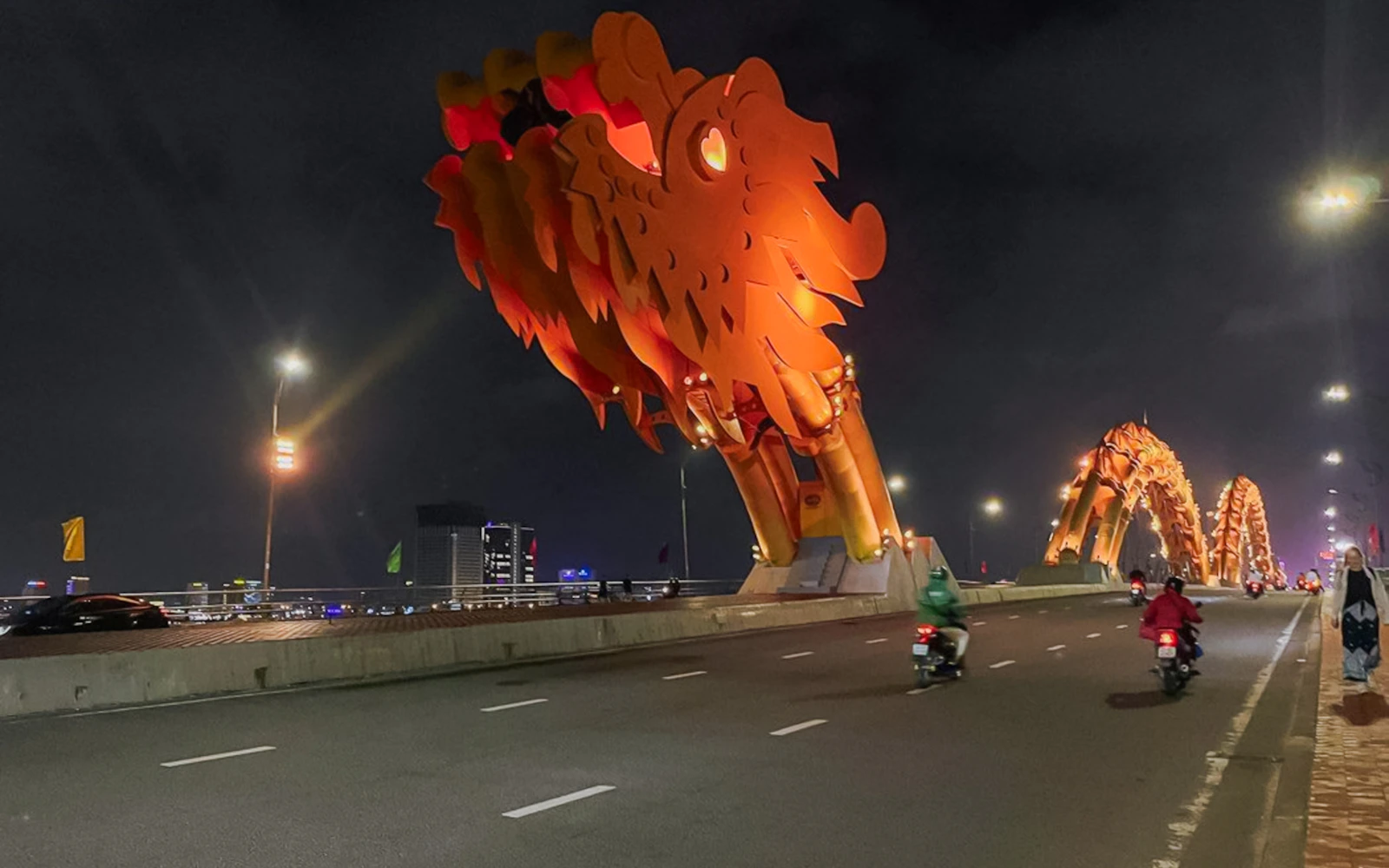 Da Nang Night Motorbike Tour with Han River Cruise, Bridges and Coffee (Product 55313)