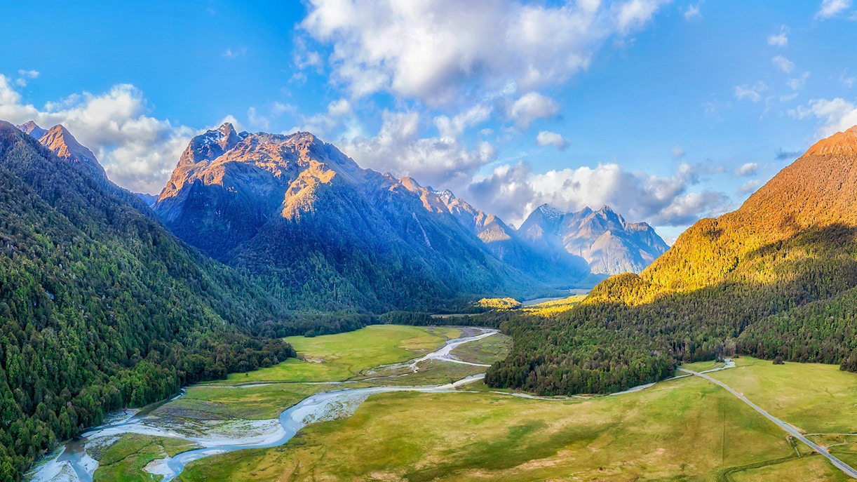 Eglinton Valley landscape with river and mountains on route from Te Anau to Milford Sound.
