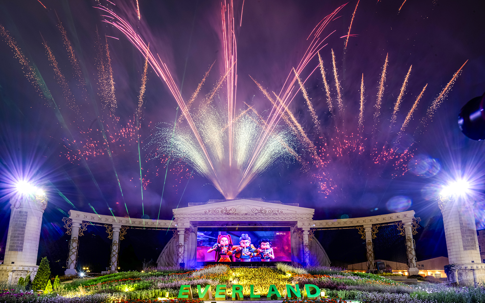 Fireworks display at Everland with K-pop demon hunters theme.