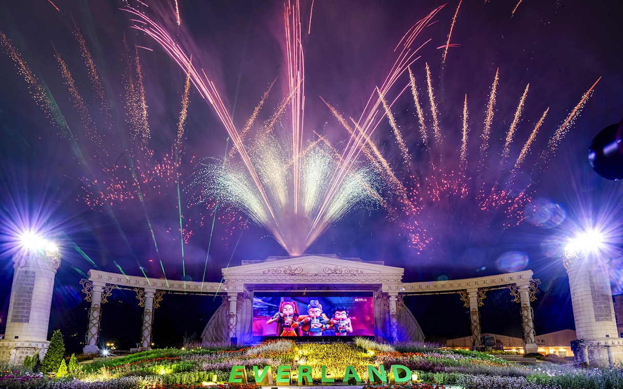 Fireworks display at Everland with K-pop demon hunters theme.