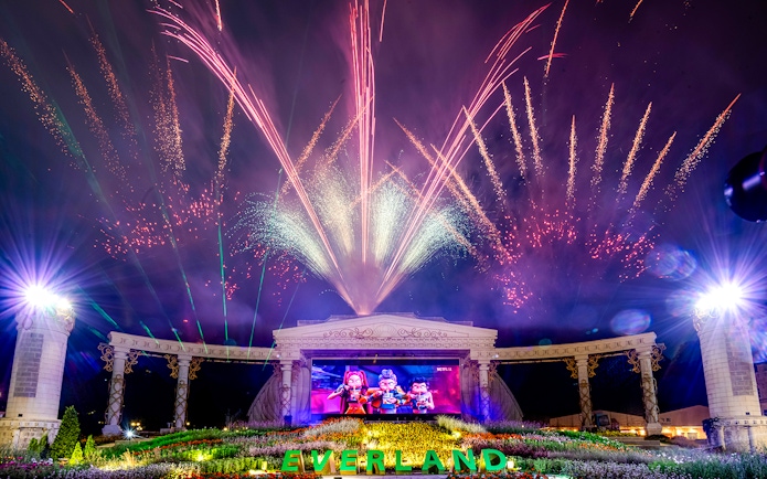 Fireworks display at Everland with K-pop demon hunters theme.