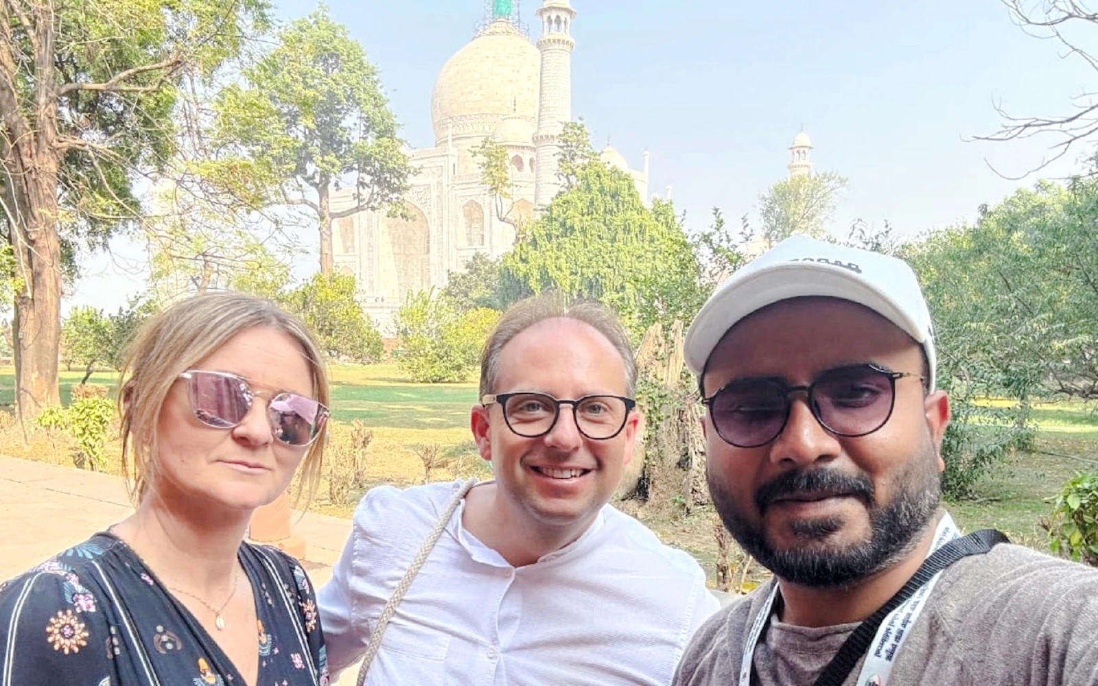 From Delhi: Private Taj Mahal and Agra Fort Tour with 5-Star Lunch and Entry Tickets