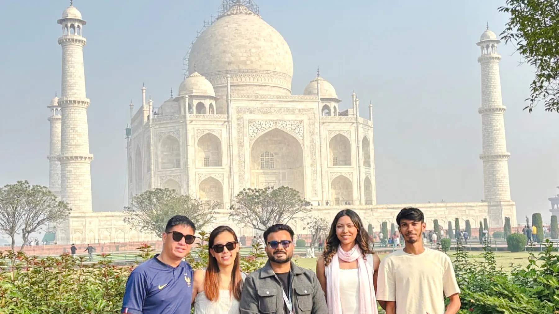 From Delhi: Taj Mahal and Agra Fort Private Day Trip by Super-Fast Train