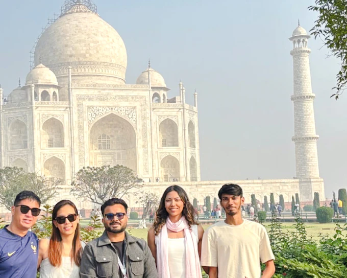From Delhi: Taj Mahal and Agra Fort Private Day Trip by Super-Fast Train