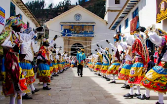 {
"experiencename": "from cusco: paucartambo virgen del carmen festival & tres cruces viewpoint tour"
}-3