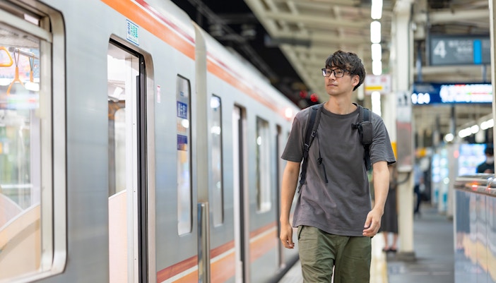 man getting on metro for blue mountains