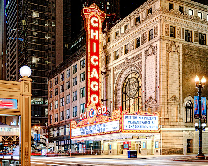 The Chicago Theatre Tour Experience
