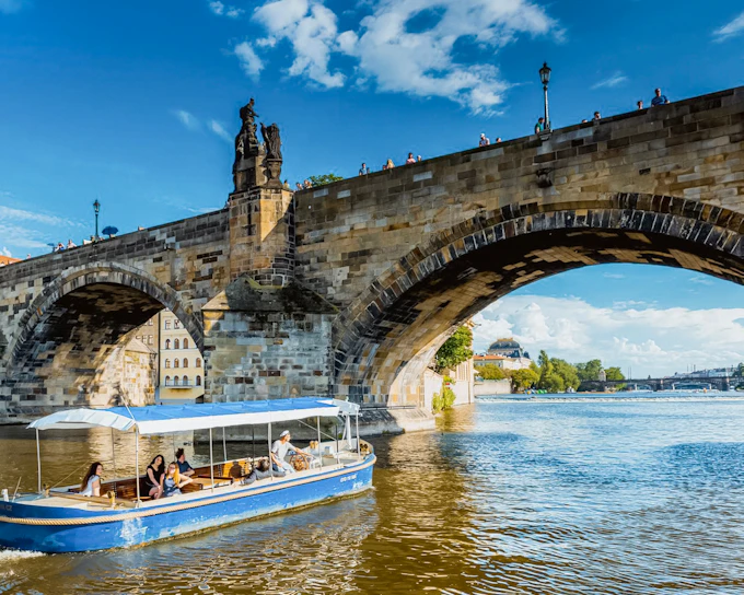 Prague Sightseeing Boat Cruise to Devil's Channel
