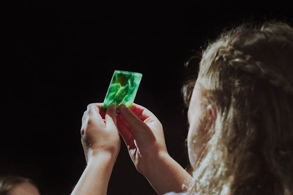 30-minute guided tour of jade carving rotorua-11