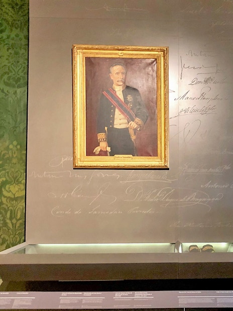 Portrait and artifacts at MMIPO - Museu e Igreja da Misericórdia do Porto.