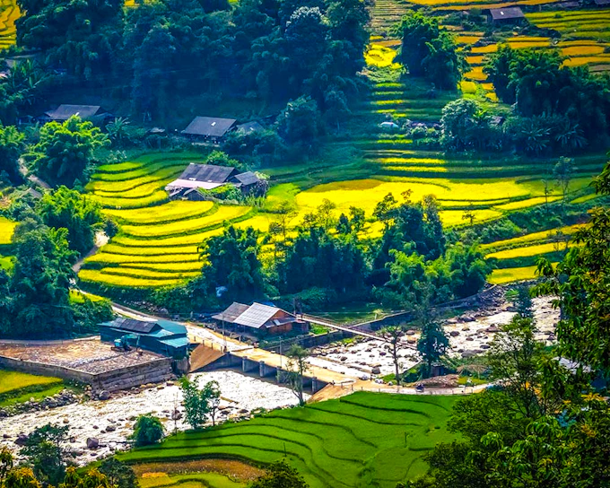 From Sapa Town: Small-Group Guided Trek to Y Linh Ho, Lao Chai and Ta Van (Product 53133)
