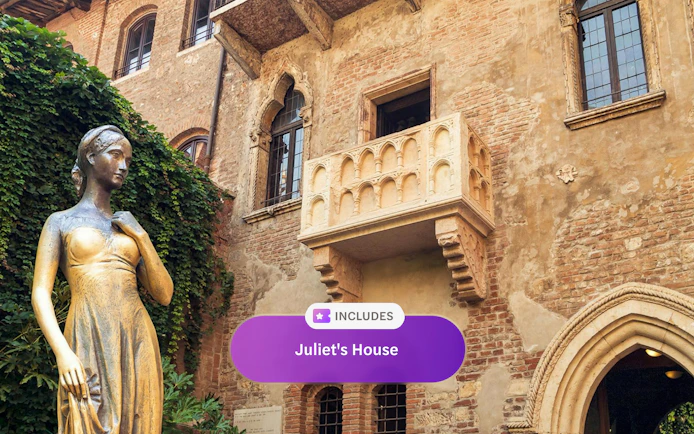 Juliet's balcony and statue at Juliet's House, Verona.