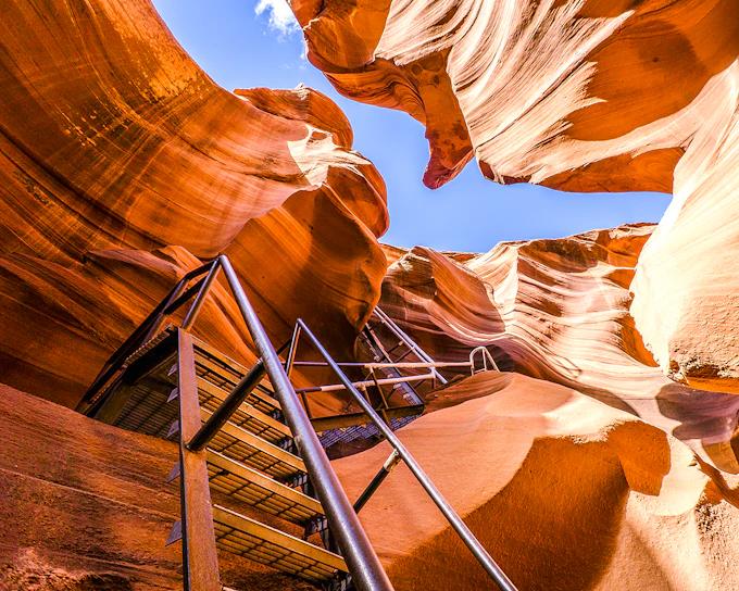 Dixie's Lower Antelope Canyon Tour with Navajo Guide